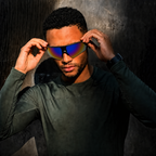 ACE Aurora mirrored polarized UV400 sports sunglasses worn by male athlete